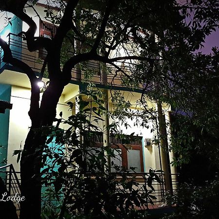 City Centre Lodge Ponnarankulama Екстер'єр фото