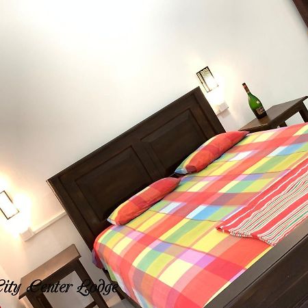 City Centre Lodge Ponnarankulama Екстер'єр фото