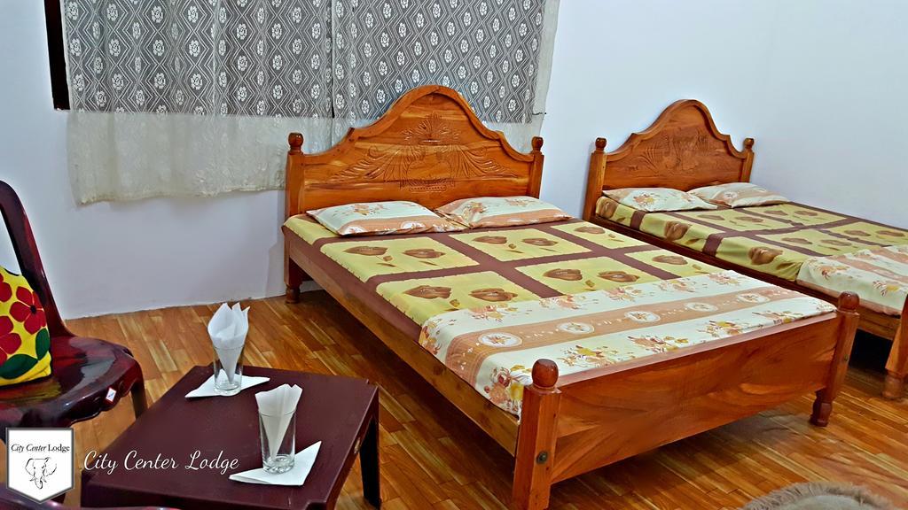 City Centre Lodge Ponnarankulama Екстер'єр фото