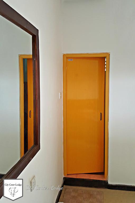 City Centre Lodge Ponnarankulama Екстер'єр фото