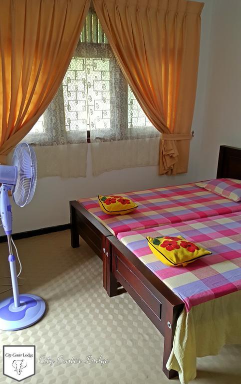 City Centre Lodge Ponnarankulama Екстер'єр фото