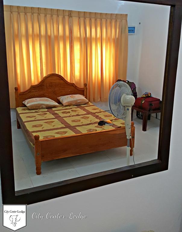 City Centre Lodge Ponnarankulama Екстер'єр фото