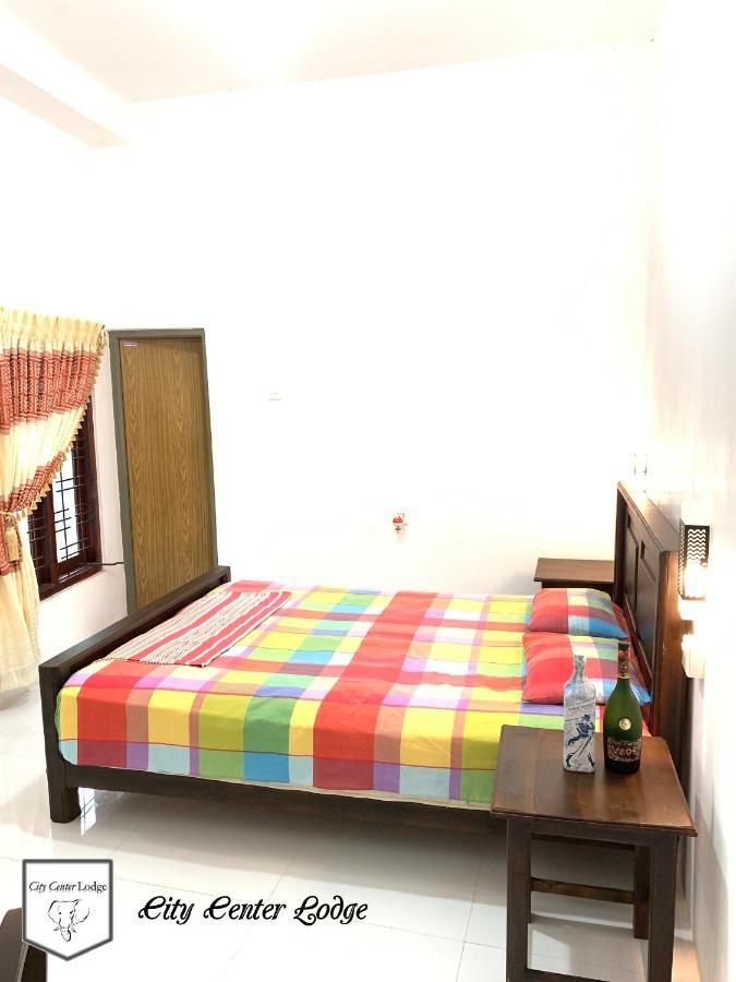 City Centre Lodge Ponnarankulama Екстер'єр фото