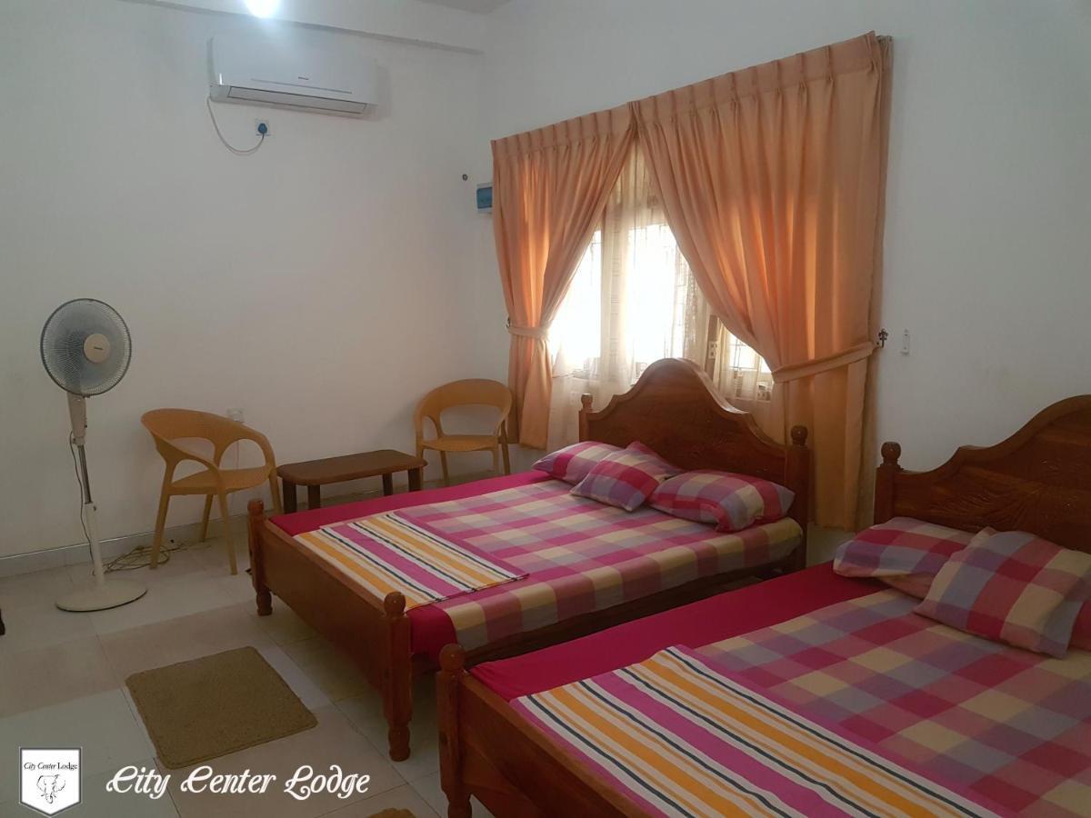 City Centre Lodge Ponnarankulama Екстер'єр фото
