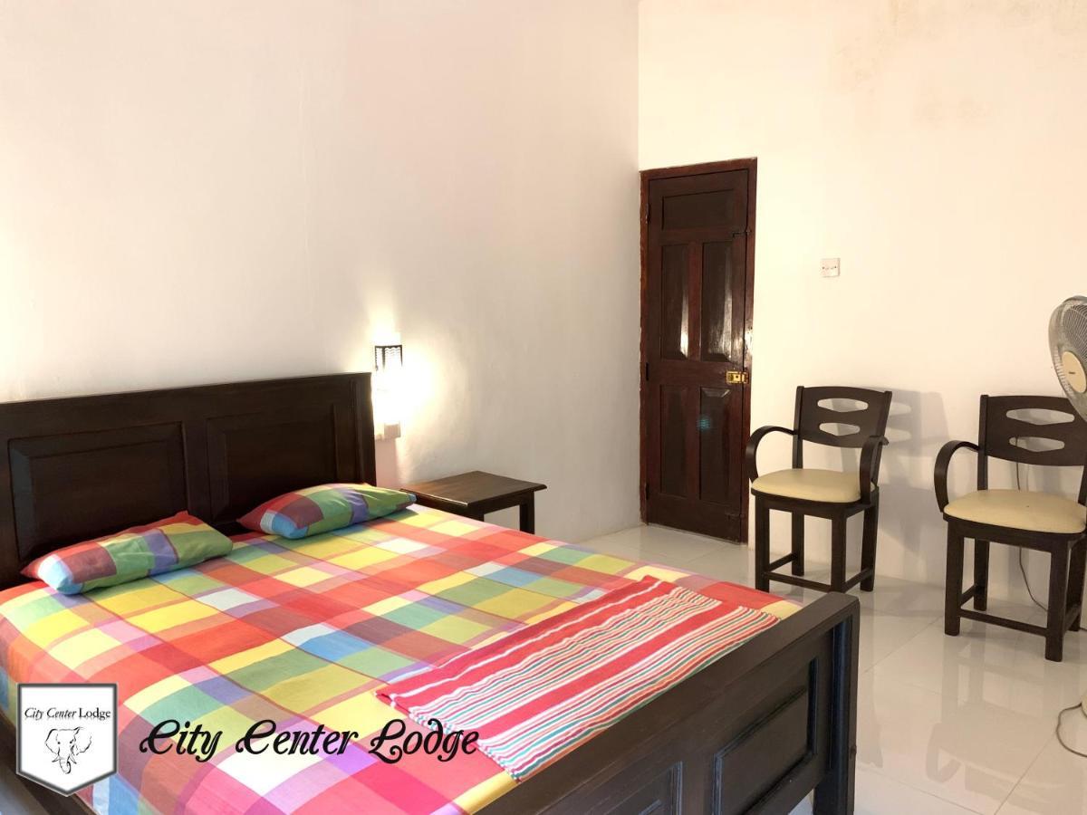 City Centre Lodge Ponnarankulama Екстер'єр фото