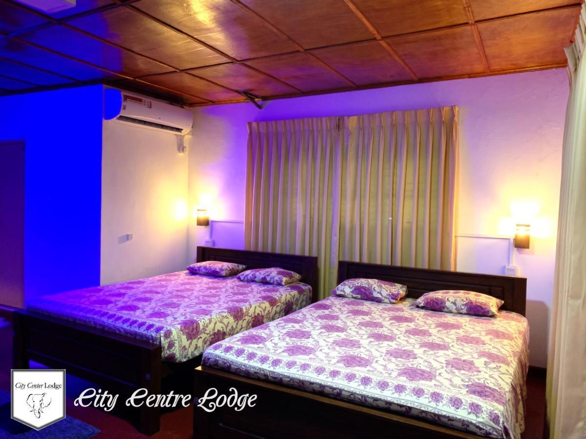 City Centre Lodge Ponnarankulama Екстер'єр фото