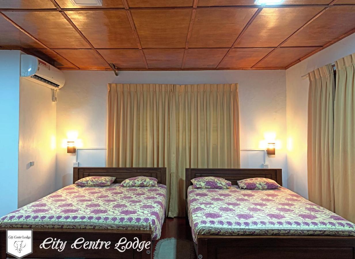 City Centre Lodge Ponnarankulama Екстер'єр фото